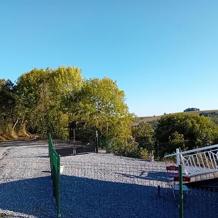 Roupillon A Janet Semesterbostad *