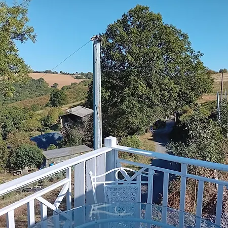 Roupillon A Janet Semesterbostad Curvalle