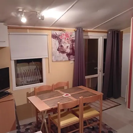 Roupillon A Janet Curvalle