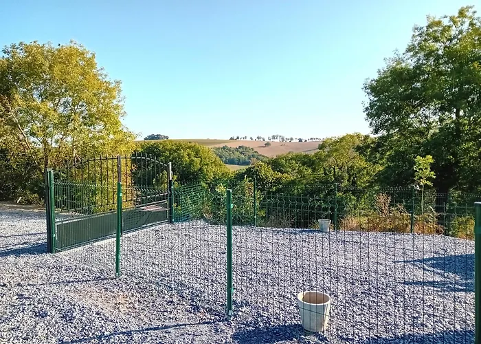 בית נופש Roupillon A Janet Curvalle