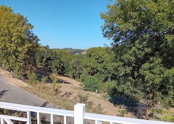 Roupillon A Janet Сasa de vacaciones *