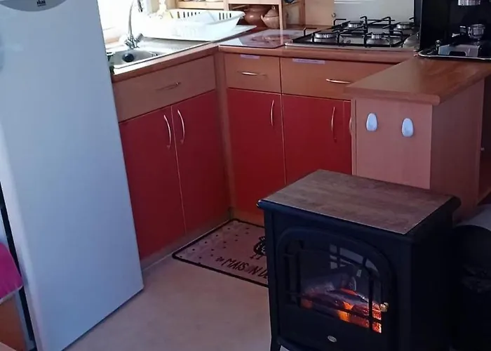 Roupillon A Janet Сasa de vacaciones *