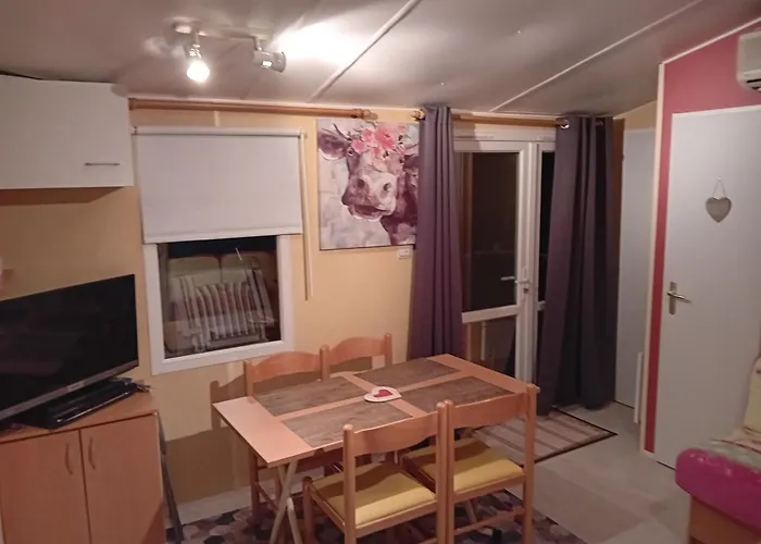 Roupillon A Janet Curvalle