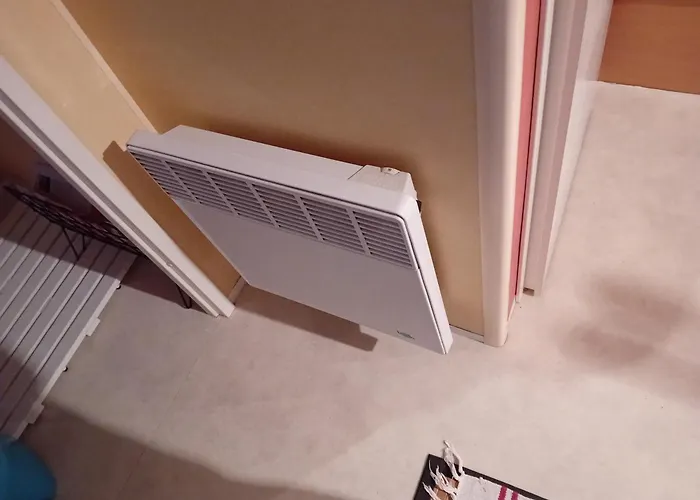 Roupillon A Janet Сasa de vacaciones *