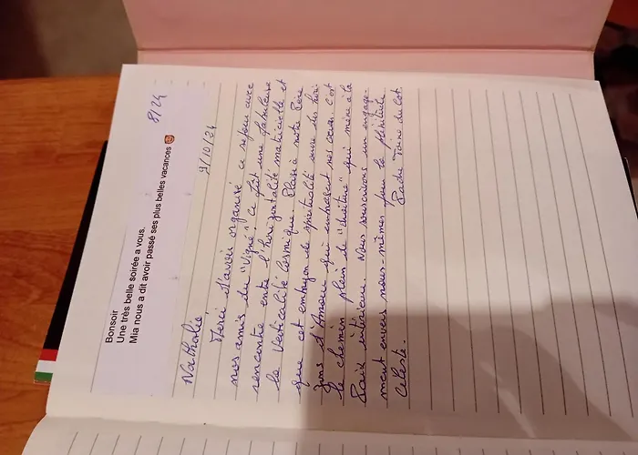 Roupillon A Janet Сasa de vacaciones *