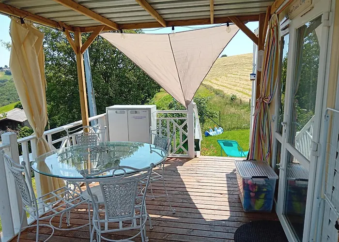 Roupillon A Janet Сasa de vacaciones *